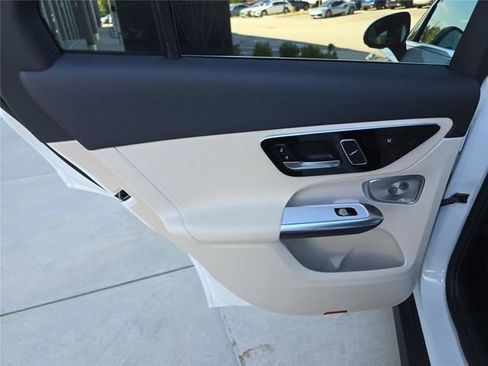 Used 2026 Mercedes-Benz GLC 300 4MATIC image 15