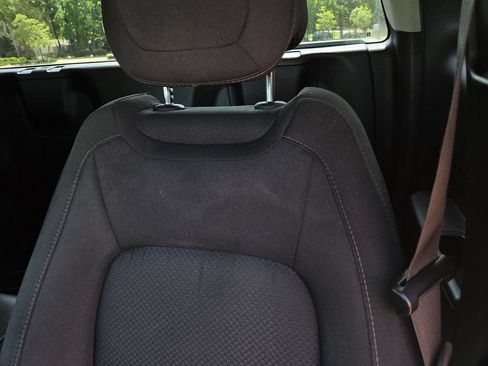 Used 2022 Chevrolet Colorado LT w/ Fleet Safety Package RWD image 16
