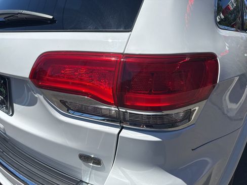 Used 2020 Jeep Grand Cherokee Overland AWD/4WD image 15