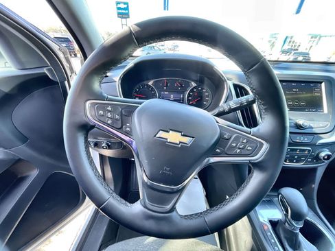 Used 2024 Chevrolet Equinox LT image 11