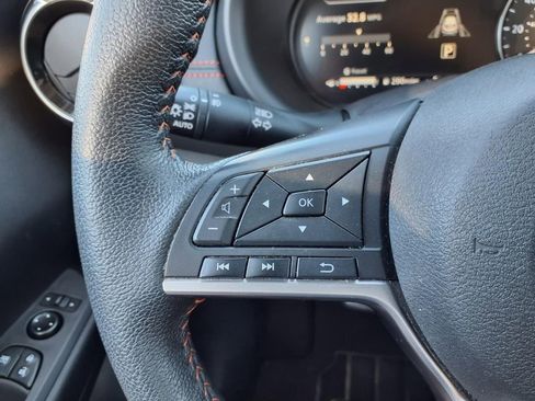 Used 2023 Nissan Kicks SR w/ SR Premium Package FWD image 12