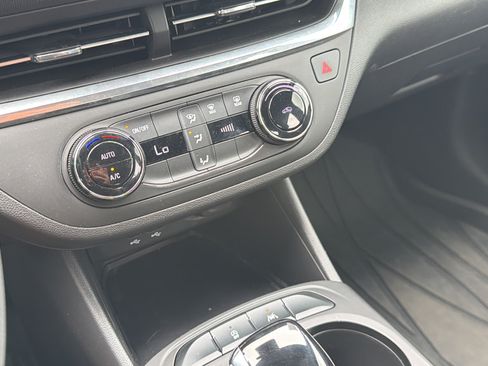 Used 2024 Buick Envista Preferred FWD image 24
