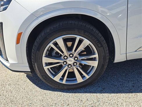 Used 2023 Cadillac XT6 Premium Luxury image 38