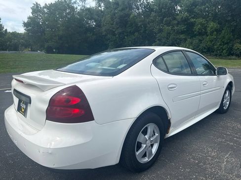Used 2007 Pontiac Grand Prix w/ Preferred Package FWD image 3