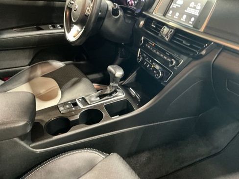 Used 2020 Kia Optima EX image 22