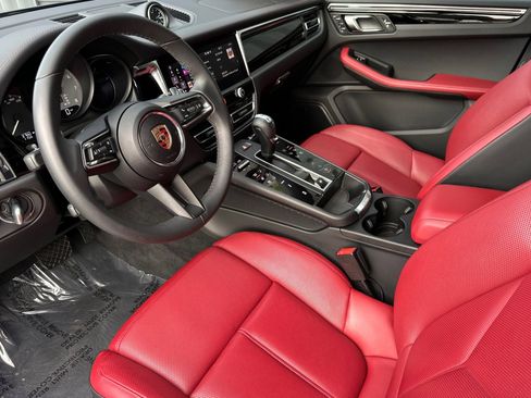 Used 2025 Porsche Macan S image 4