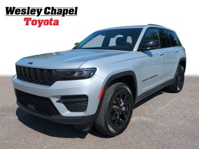 Used 2025 Jeep Grand Cherokee Altitude