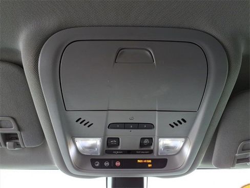 Used 2019 Chevrolet Equinox LT w/ Sun & Navigation Package image 22