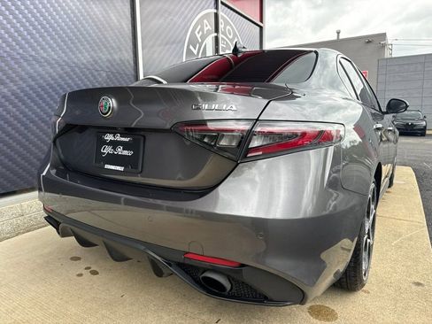 Used 2024 Alfa Romeo Giulia Veloce AWD/4WD image 6