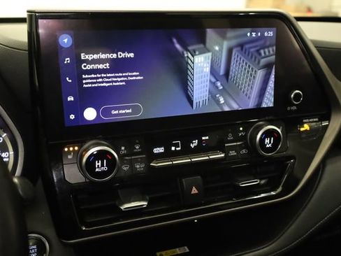 Used 2023 Toyota Highlander XLE image 21