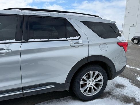 Used 2020 Ford Explorer XLT w/ Equipment Group 202A image 6