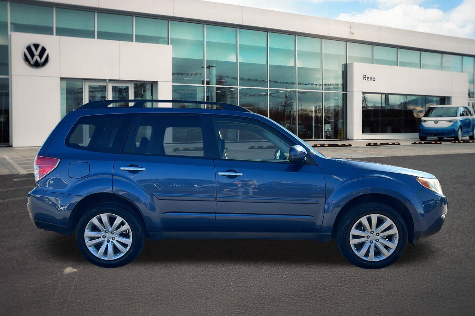 Used 2011 Subaru Forester 2.5X Premium w/ All-Weather Pkg AWD/4WD image 4