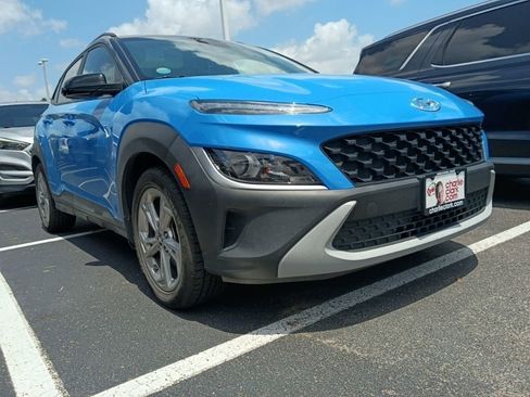 Used 2022 Hyundai Kona SEL image 2