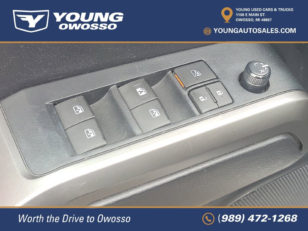 Used 2021 Toyota Tacoma SR5 AWD/4WD image 25