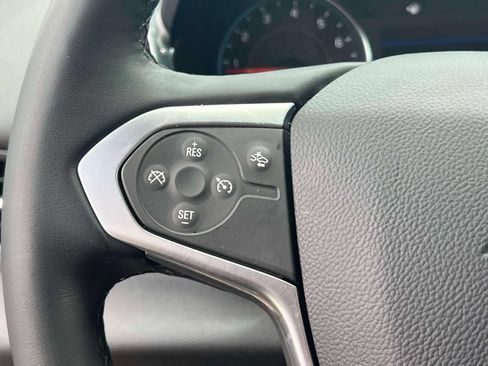 Used 2023 Chevrolet Traverse LT FWD image 22