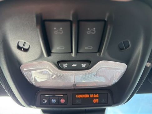 Used 2024 GMC Canyon Denali image 20