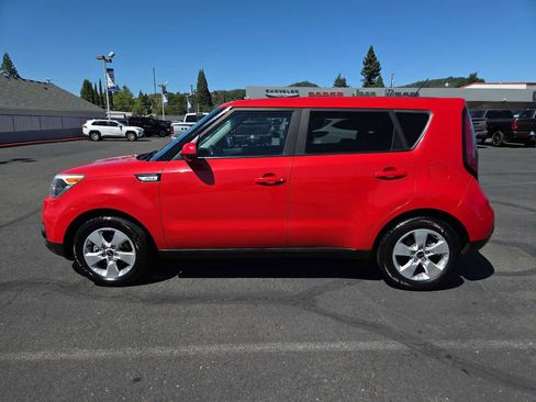 Used 2019 Kia Soul FWD image 11