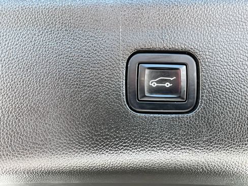 Used 2023 Buick Enclave Essence w/ Experience Buick Package AWD/4WD image 37