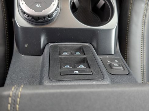 New 2025 Ford Bronco Badlands image 22