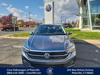 Certified 2022 Volkswagen Jetta SE video 2