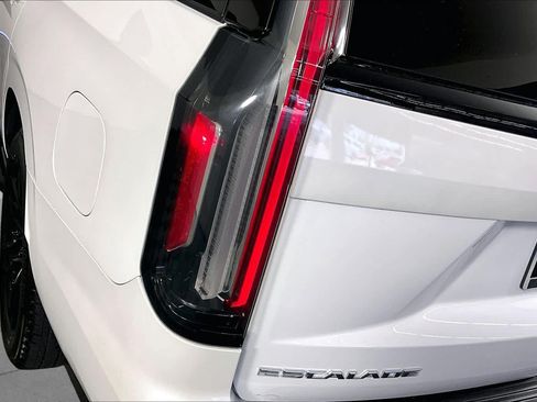 Certified 2024 Cadillac Escalade Sport Platinum AWD/4WD image 28
