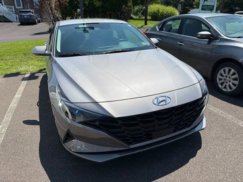 Used 2023 Hyundai Elantra SEL w/ Convenience Package FWD image 17