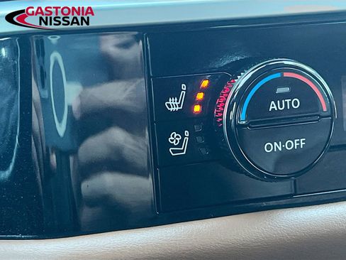 Used 2024 Nissan Pathfinder Platinum w/ Cargo Package image 26