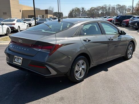 New 2026 Hyundai Elantra SE image 5