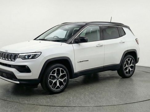 Used 2025 Jeep Compass Limited image 3