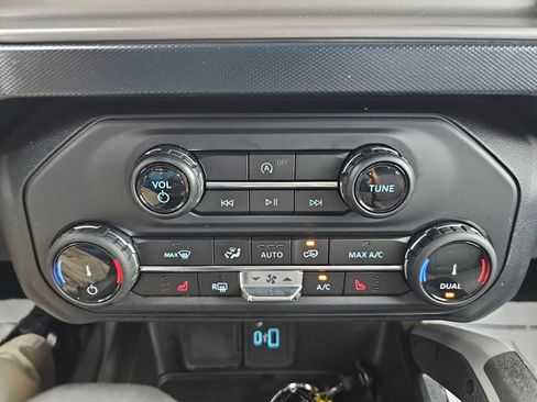 Used 2022 Ford Bronco Outer Banks AWD/4WD image 21