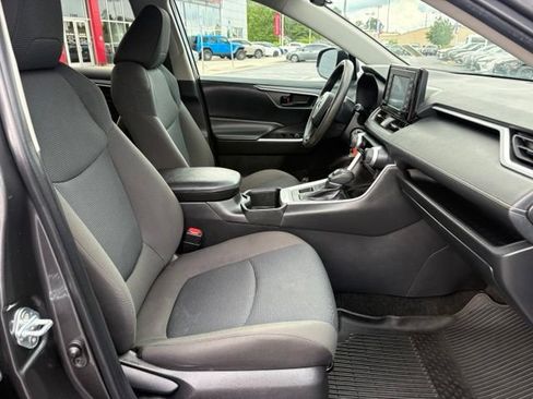 Used 2022 Toyota RAV4 LE AWD/4WD image 22