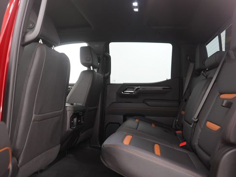 Used 2025 GMC Sierra 1500 AT4 w/ AT4 Premium Package AWD/4WD image 19