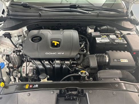 Used 2018 Hyundai Elantra SEL image 12