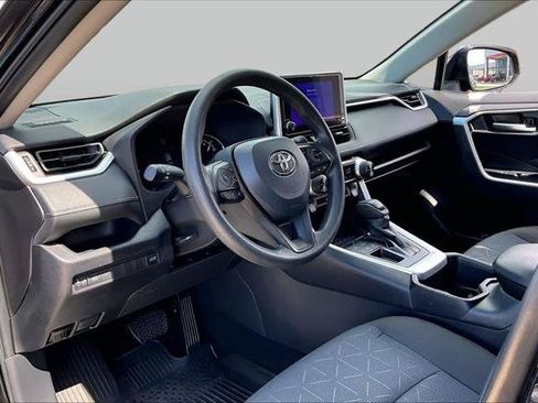 Certified 2025 Toyota RAV4 XLE w/ Convenience Package FWD image 18
