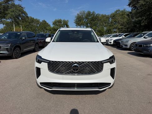 Certified 2025 Volvo XC90 T8 Ultra AWD/4WD image 7