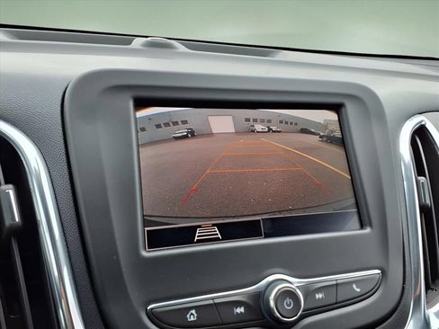 Used 2023 Chevrolet Equinox LT FWD image 16