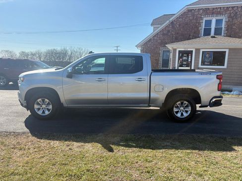 Used 2021 Chevrolet Silverado 1500 LT image 2
