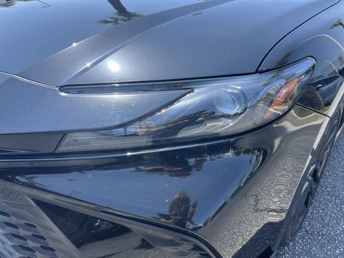 Used 2025 Toyota Camry SE FWD image 6