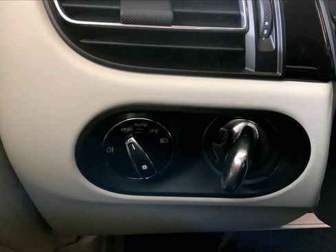 Used 2019 Porsche Macan image 33