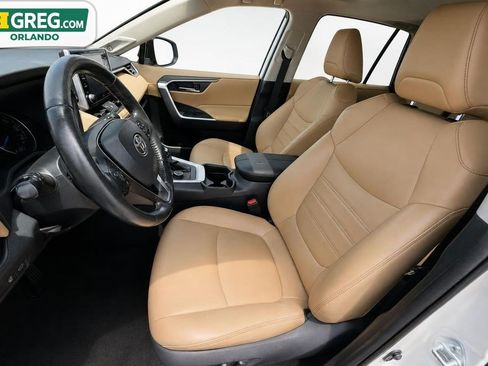 Used 2021 Toyota RAV4 XLE Premium AWD/4WD image 10