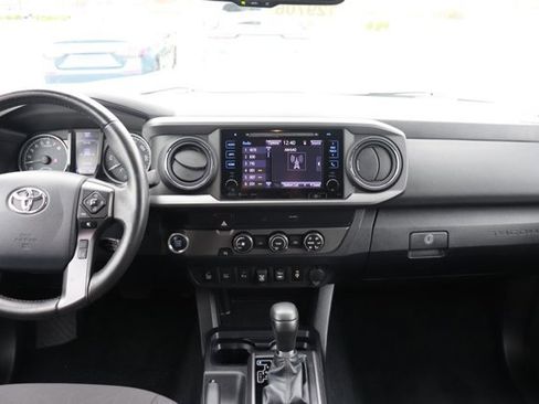 Used 2019 Toyota Tacoma TRD Sport image 14