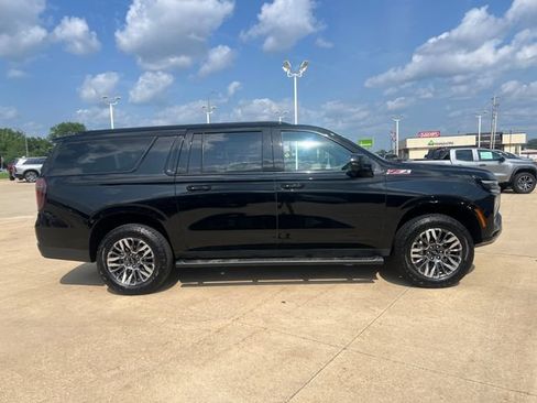 Certified 2025 Chevrolet Suburban Z71 AWD/4WD image 6