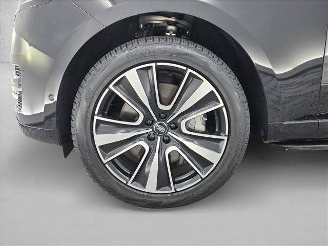 Certified 2025 Land Rover Range Rover Long Wheelbase SE AWD/4WD image 28