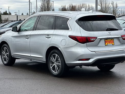 Used 2016 INFINITI QX60 AWD w/ Premium Package image 6