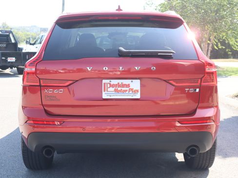 Used 2020 Volvo XC60 T5 Momentum image 8