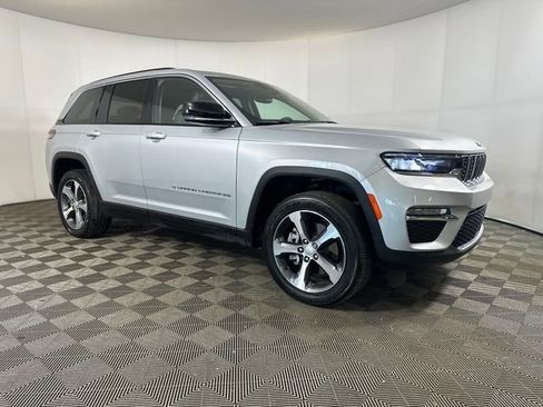 Used 2023 Jeep Grand Cherokee 4WD 4xe image 2