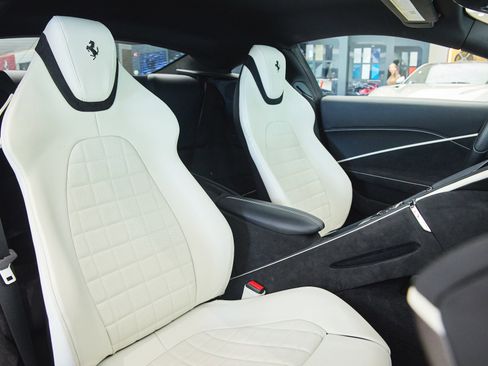 Used 2023 Ferrari Roma image 39