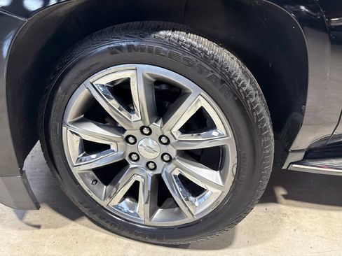 Used 2015 Chevrolet Tahoe LTZ RWD image 2