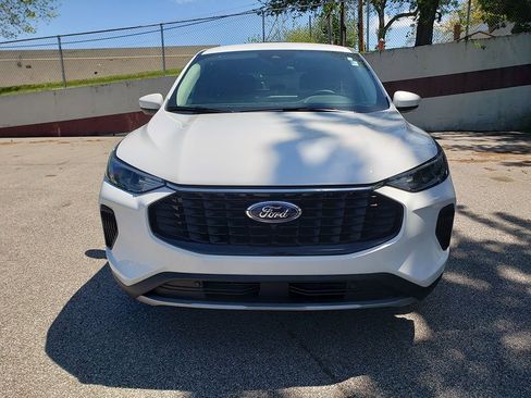 Used 2023 Ford Escape Active w/ Tech Pack #2 AWD/4WD image 2