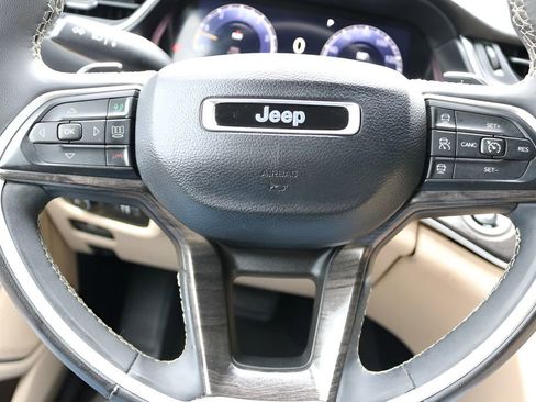 Used 2023 Jeep Grand Cherokee Limited w/ Trailer Tow Prep Group (B) AWD/4WD image 20